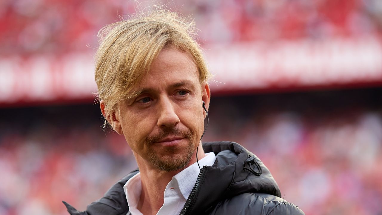 De ce un tehnician de succes a eșuat la Real Madrid Fostul star al Real Madrid, Guti, a aruncat o lumină fascinantă asupra provocărilor cu care se confruntă antrenorii care ajung să conducă una dintre cele mai istorice echipe din fotbalul mondial