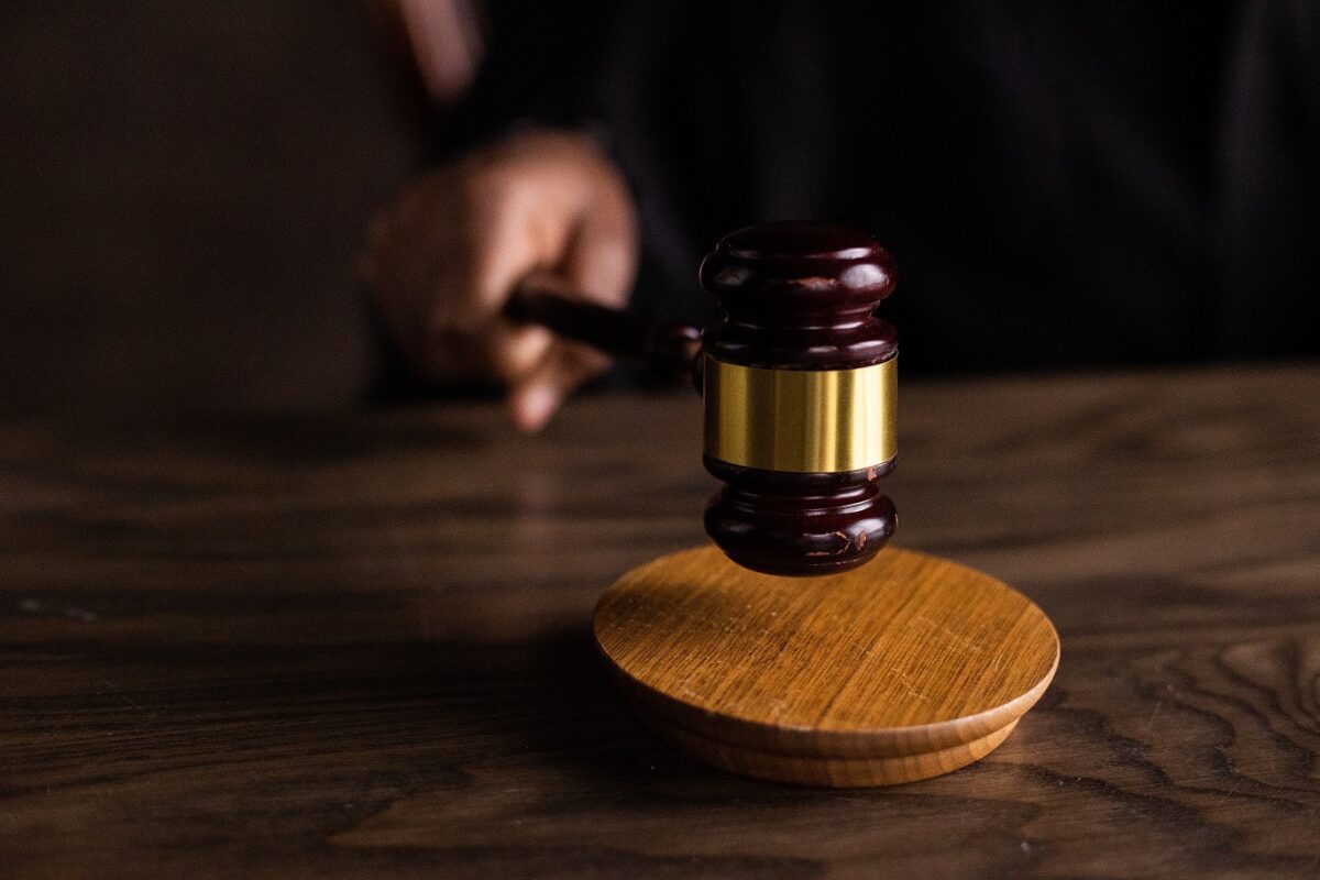 Decizie definitivă în cazul tragediei din Galați: Curtea de Apel respinge apelurile în dosarul agresiunilor fatale asupra unei fetițe de 9 ani Într-o lovitură dureroasă pentru familie și pentru susținătorii justiției, Curtea de Apel Galați a confirmat, ieri, hotărârea Tribunalului în cazul femeii acuzate de crime extrem de grave împotriva propriei fiice