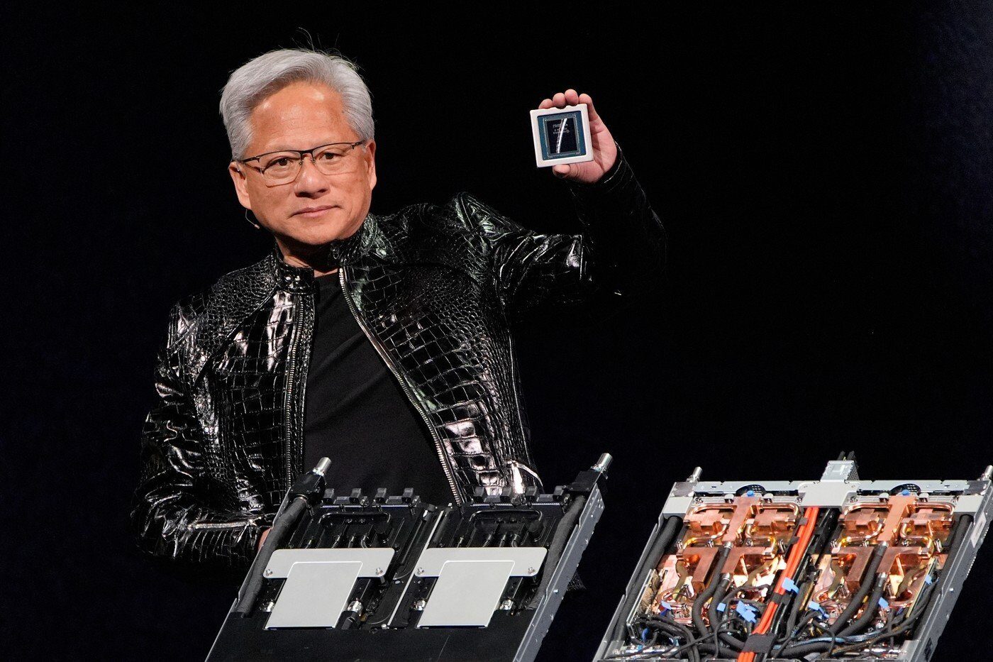 Nvidia devine cea mai valoroasă companie din lume după o ascensiune fulminantă pe piața tehnologică, alimentată de explozia interesului pentru inteligența artificială și tehnologii avansate de procesare