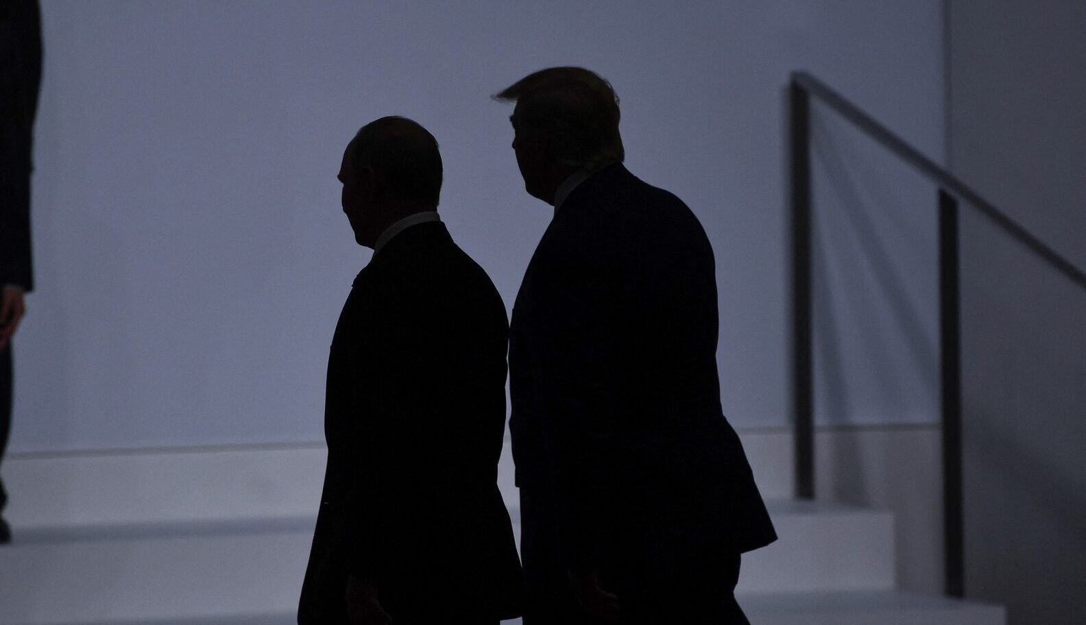 Donald Trump trimite un mesaj diferit asupra războiului din Ucraina: Rusia, principalul obstacol al păcii Trecând peste retorica anterioară de susținere a Ucrainei și atacuri regulate la adresa administrației Biden, fostul președinte american Donald Trump a surprins scena politică internațională printr-o declarație care indică un punct de vedere diferit asupra conflictului ruso-ucrainean