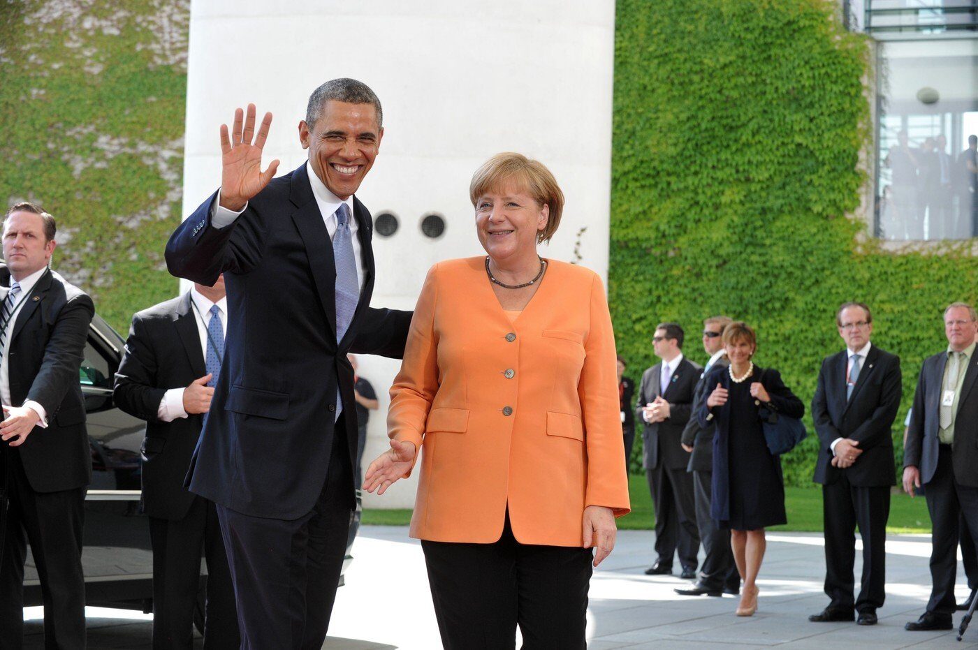Germania intercepta convorbirile telefonice ale președintelui american Obama pe Air Force One Serviciul federal de informații al Germaniei, BND, a avut, timp de mai mulți ani, capacitatea de a intercepta convorbirile telefonice ale fostului președinte american Barack Obama în timpul misiunilor sale la bordul avionului prezidențial Air Force One