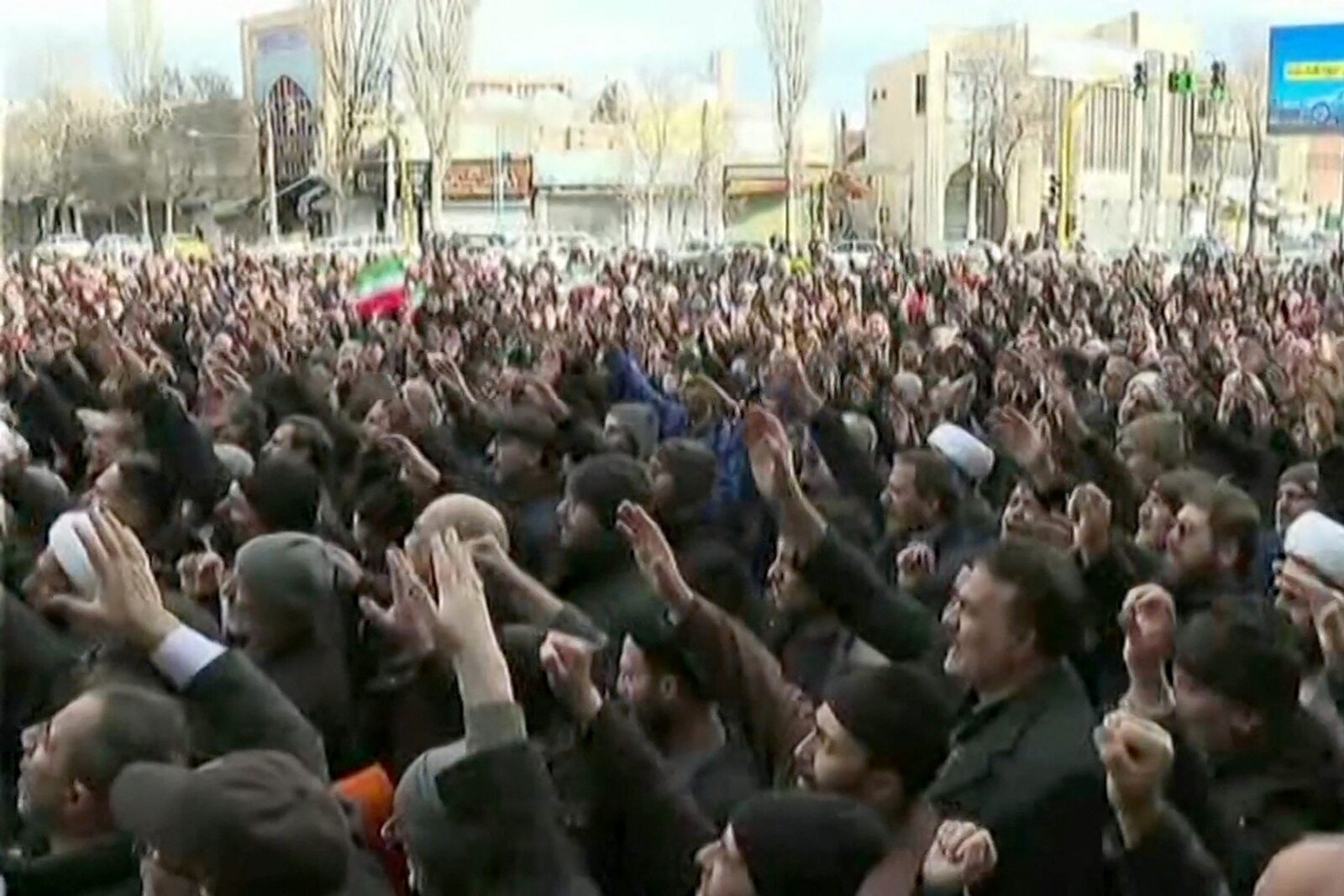 Iranul în fața unei crize medicale fără precedent, pe măsură ce protestele continuă să zguduie societatea Tensiunile din Iran ating cote alarmante, iar sistemul medical se confruntă cu provocări majore în contextul protestelor masive care nu contenesc să zguduie țara