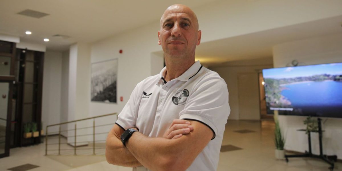 robert-ilyes-chg-2.JPG - StiriFresh