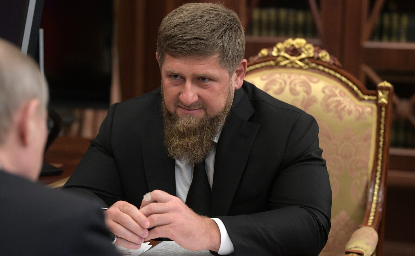 Liderul Ceceniei, Ramzan Kadîrov, se află în stare critică, fiind suspectat de insuficiență renală severă și sub tratament de dializă, conform surselor din cadrul Serviciului de Informații Militare al Ministerului Apărării din Ucraina