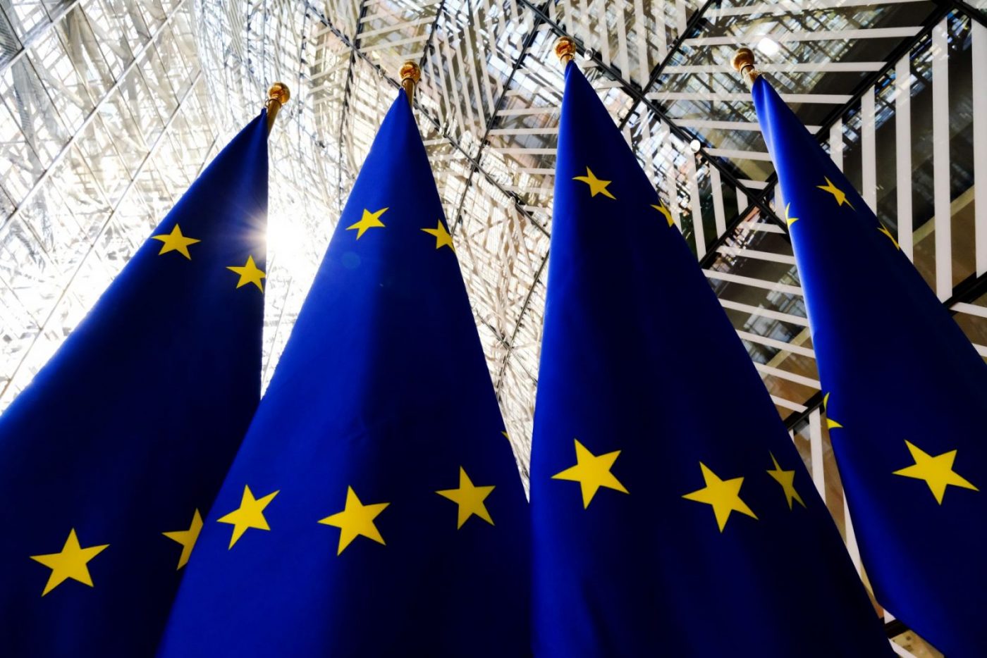 Comisia Europeană propune sancțiuni noi contra Rusiei, inclusiv interzicerea serviciilor maritime pentru petrolierele rusești