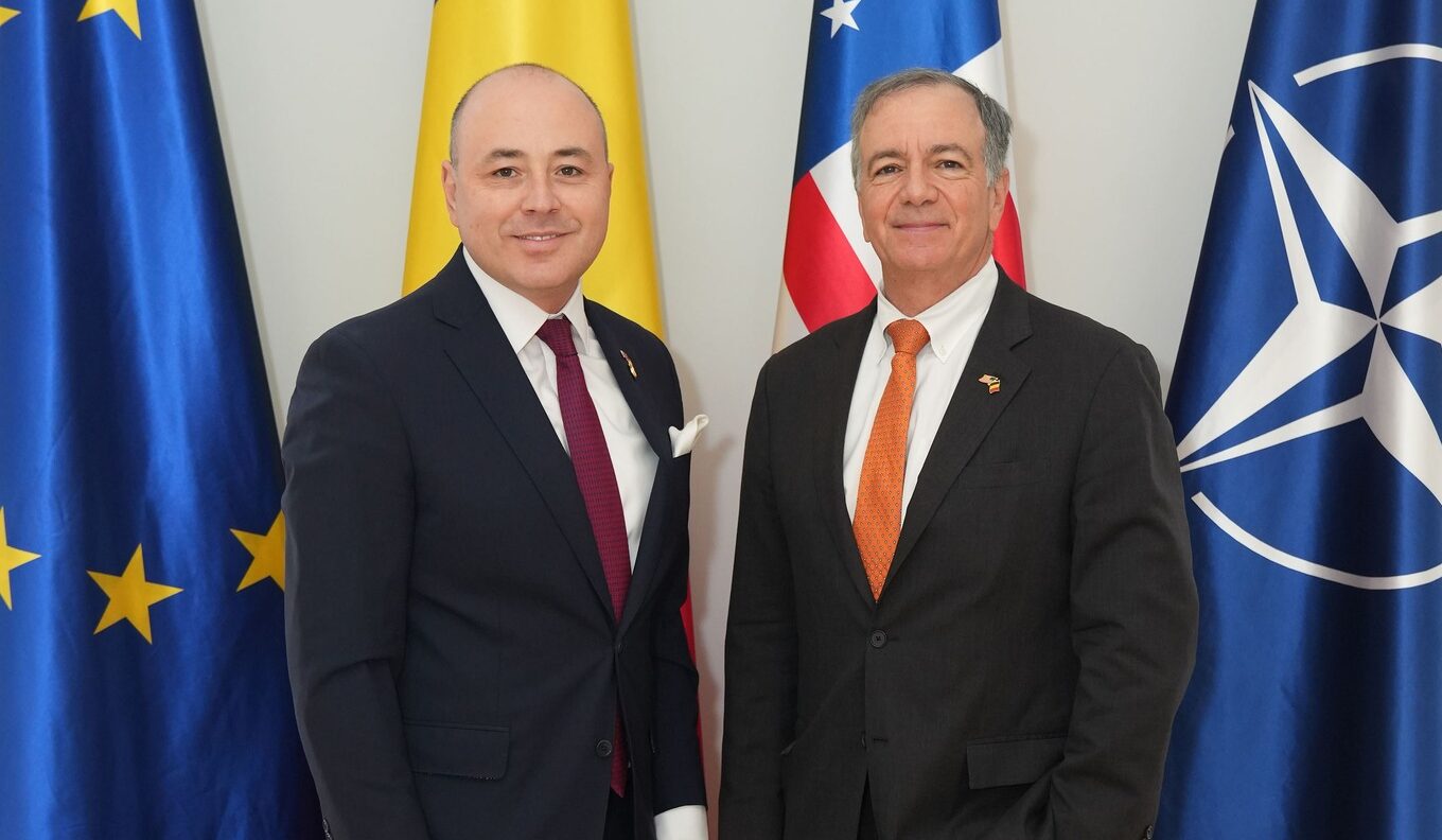 Roma și Washington, mai aproape ca oricând: Relațiile bilaterale devin tot mai solide și orientate spre rezultate concrete După o serie de luni de tensiuni și incertitudini geopolitice, relațiile dintre România și Statele Unite continuă să se întărească, reafirmându-și statutul de aliați strategici în cele mai complexe zone de interes pentru ambele părți