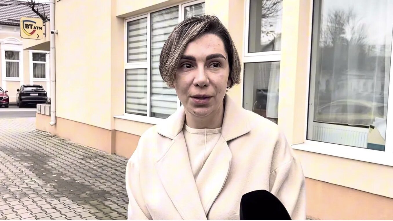 Arest preventiv pentru Adriana Viliginschi, acuzată de uciderea mamei sale în Sibiu Curtea de Apel Sibiu a dispus, recent, măsura arestării preventive pe numele Adrianei Viliginschi după ce aceasta a fost reținută pentru implicarea în uciderea unei femei, acțiune comisă în condiții dificil de explicat și care scoate la iveală o serie de aspecte tensionate din viețile celor implicate
