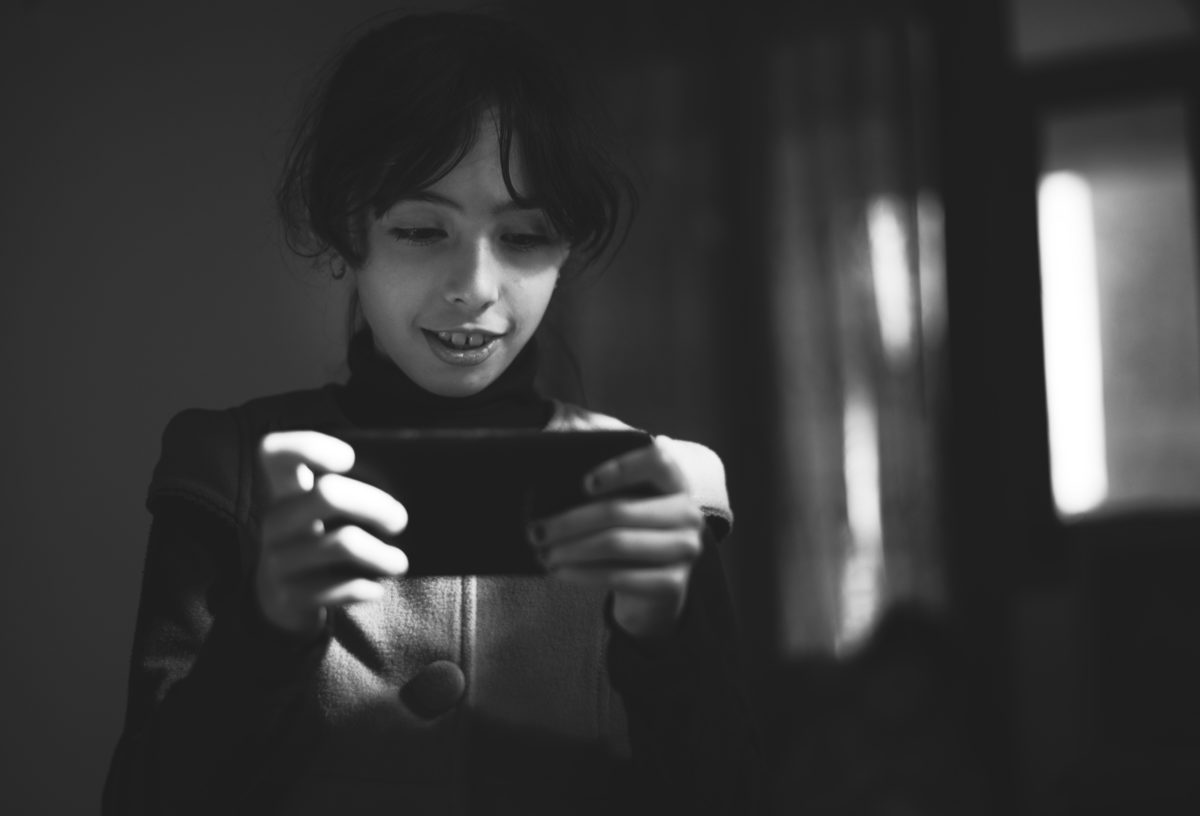 Kelemen Hunor, liderul Uniunii Democrate Maghiare din România (UDMR), a făcut un anunț surprinzător în cadrul unui interviu recent: copiii săi nu au acces la rețelele sociale până la vârsta de 14 ani, o decizie luată în contextul preocupărilor tot mai acute legate de influența mediului online asupra tinerilor