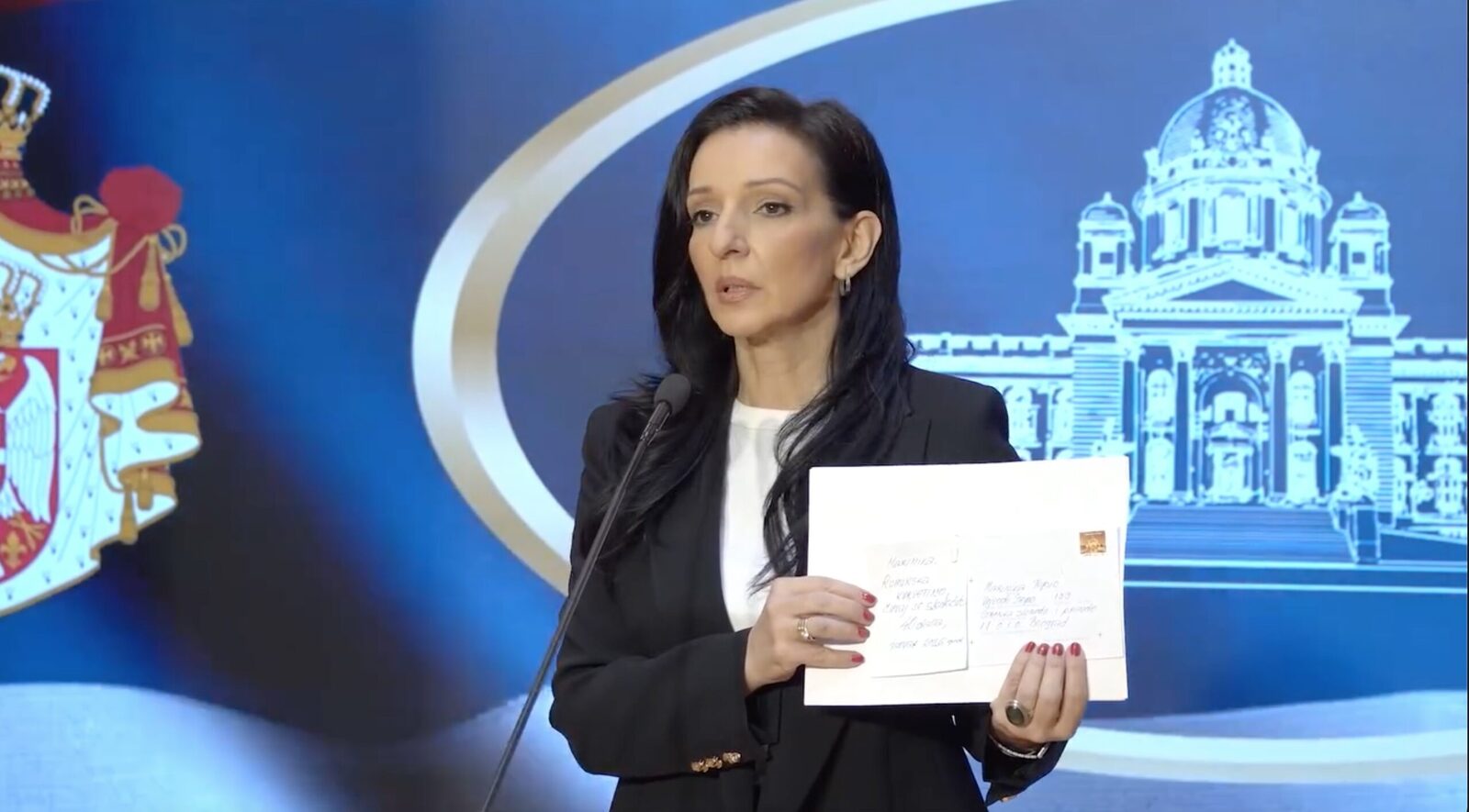 Deputata sârbă de opoziție, Marinika Tepic, de origine română, s-a temut pentru viața sa după ce a primit amenințări explicite cu moartea