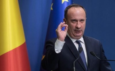 România se confruntă cu o contracție economică majoră, iar criticile pentru această situație se îndreaptă către guvernul condus de premierul Adrian Bolojan