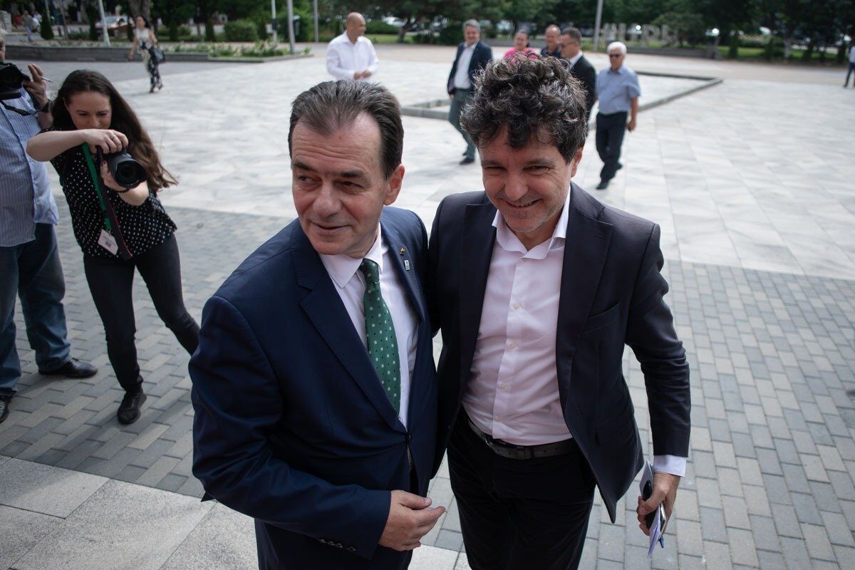 Ludovic Orban acuză administrația SRI de lipsă de transparență și solicită acțiuni rapide din partea primarului Nicușor Dan Liderul Partidului Forța Dreptei, Ludovic Orban, a lansat un apel vehement către primarul Capitalei, Nicușor Dan, acuzându-l că ezită în alegerea unui nou șef pentru Serviciul Român de Informații (SRI), instituție care funcționează de aproape doi ani și jumătate fără o conducere legitimă