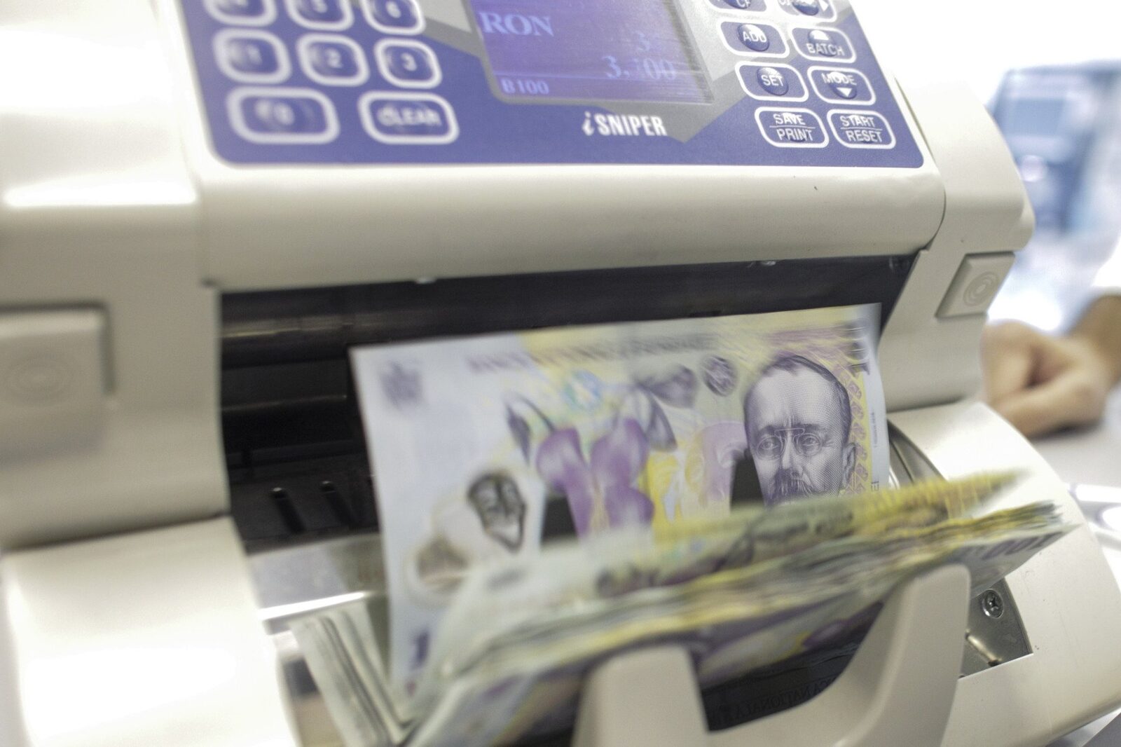 Guvernul român încearcă să-și revină economic, prezentând un plan ambițios de facilități și sprijin pentru mediul de afaceri, într-un moment în care situația economică a țării rămâne una fragilă