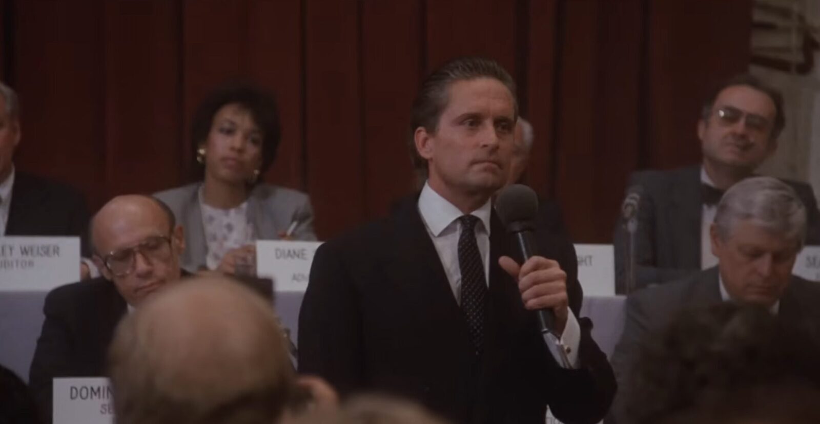Regizorul filmului Wall Street l-a întrebat pe Michael Douglas dacă se droghează, apoi actorul a câștigat Oscarul și Globul de Aur