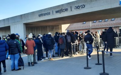 Muzeul Auschwitz închide porțile pentru vizitatorii care cumpără bilete la fața locului, introducând rezervarea online ca singura modalitate de acces