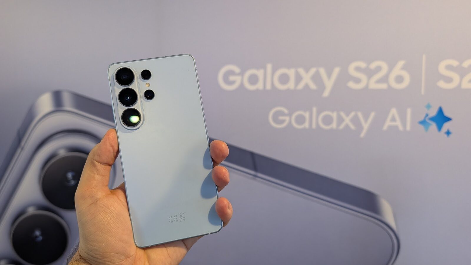 Samsung a lansat oficial seria de telefoane flagship Galaxy S26, marcând o evoluție relativ subtilă față de generațiile anterioare, dar cu prețuri mai piperate