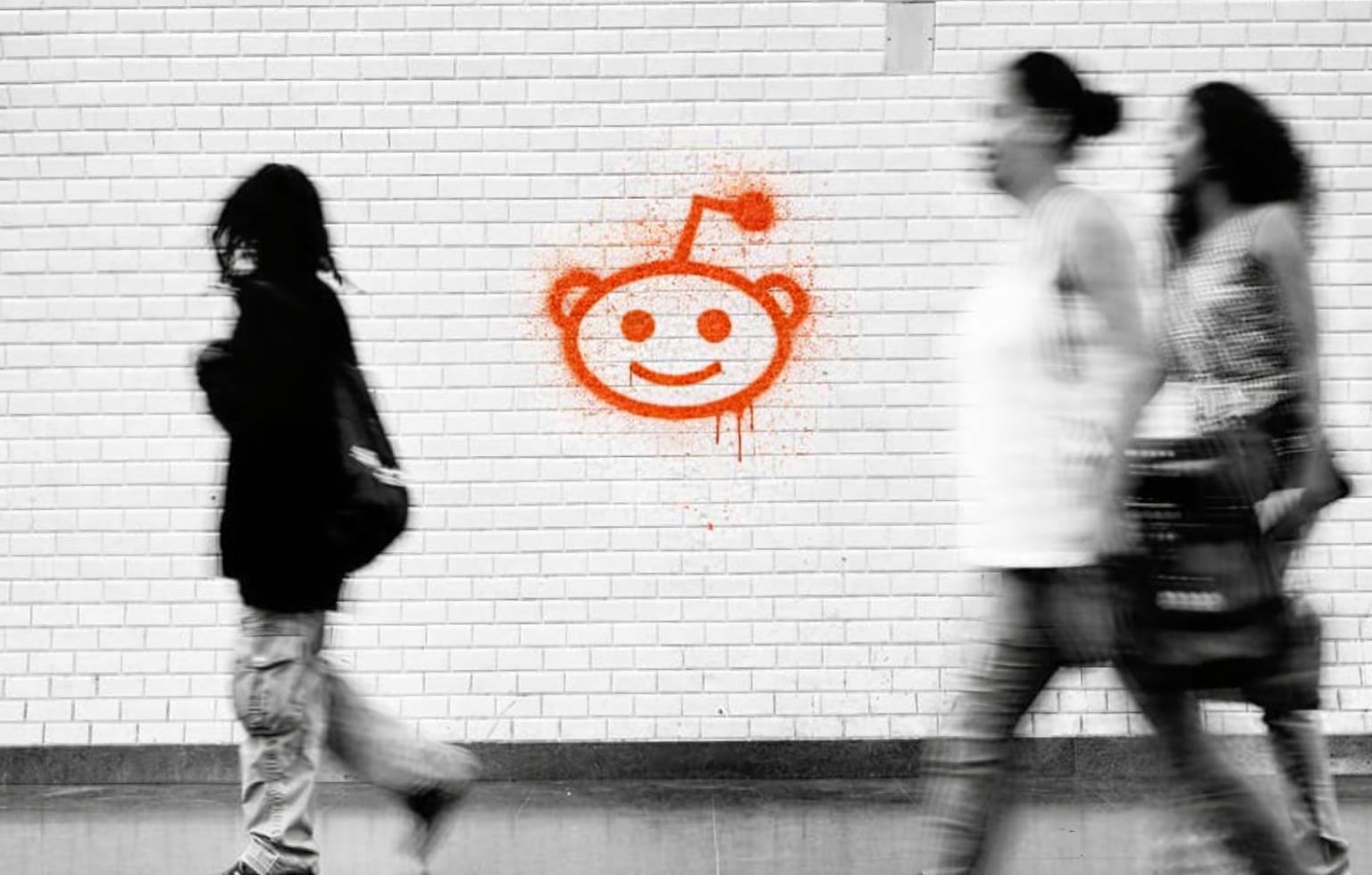 Reddit își redefinește strategia, dat fiind interesul crescut pentru partea sa de căutare și inteligență artificială, propunându-și să devină un hub central pentru răspunsuri, nu doar o platformă de discuții