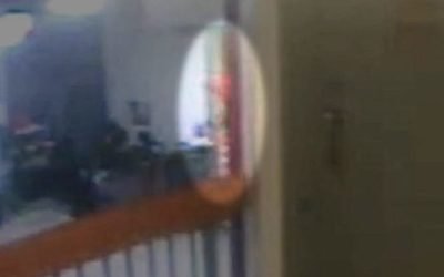 Leaked documents oficiale dezvăluie noi detalii despre noaptea fatidică a morții lui Jeffrey Epstein, privind prezența unei siluete misterioase urcând scările în apropierea celulei sale