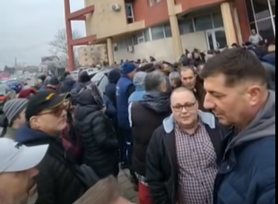Minerii și energeticienii de la Complexul Energetic Oltenia protestează din cauza tăierii tichetelor de masă și reducerii salariilor