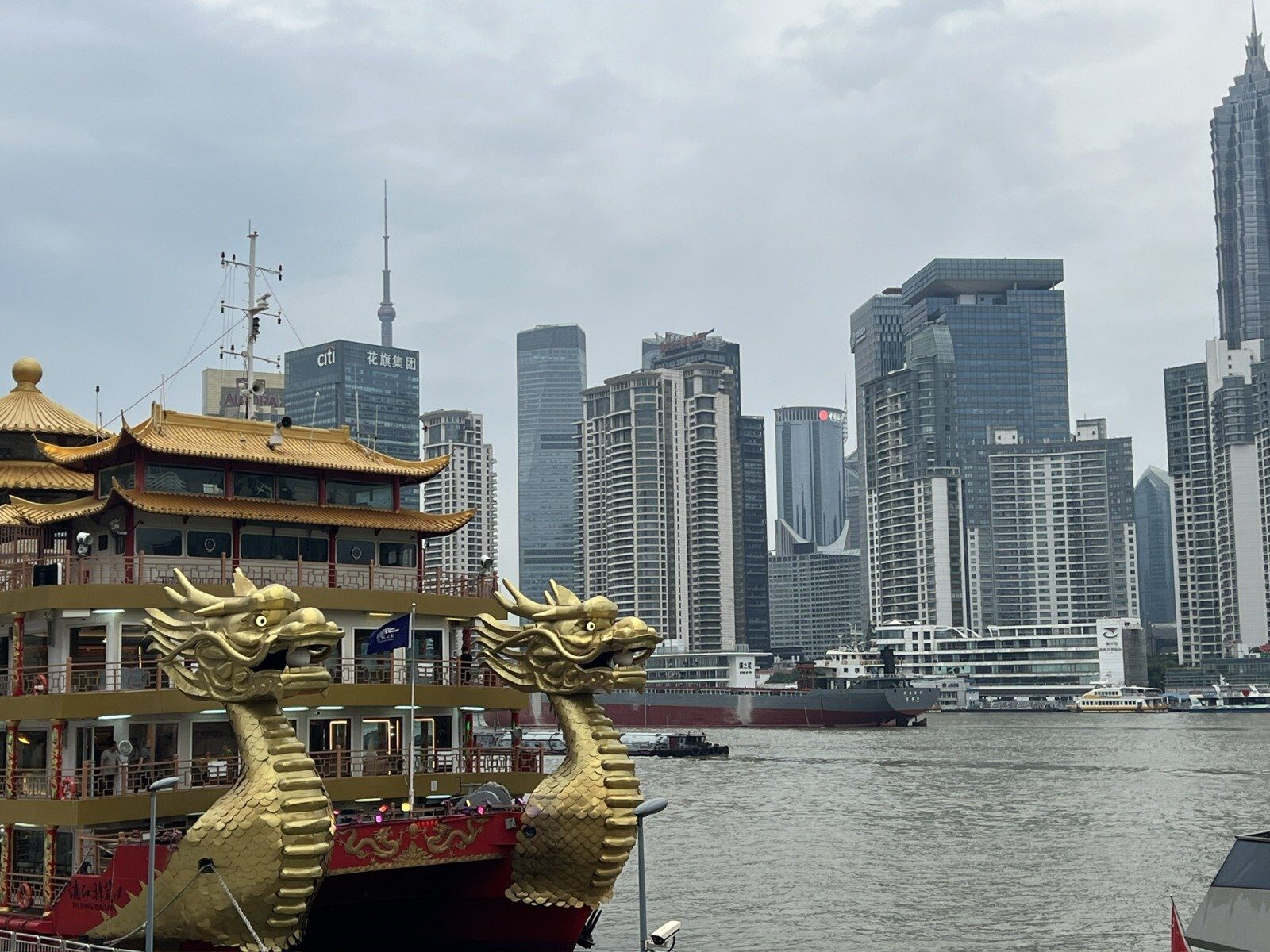 China relaxează condițiile de intrare pentru cetățenii canadieni și britanici, facilitând astfel revenirea la normalitatea pre-pandemică De la începutul săptămânii viitoare, Canada și Regatul Unit devin primele țări occidentale al căror cetățeni vor putea intra în China fără a mai fi nevoie de viză