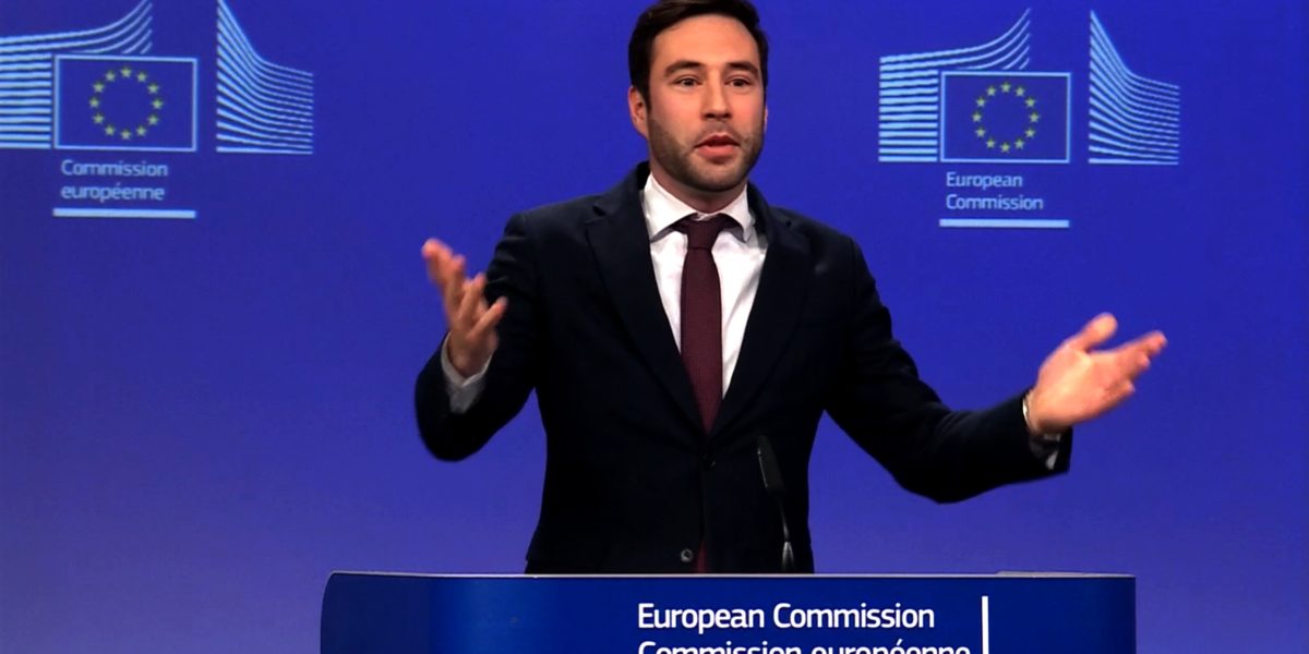 Thomas-Regnier-purtator-cuvant-CE-captura-video.jpg - StiriFresh