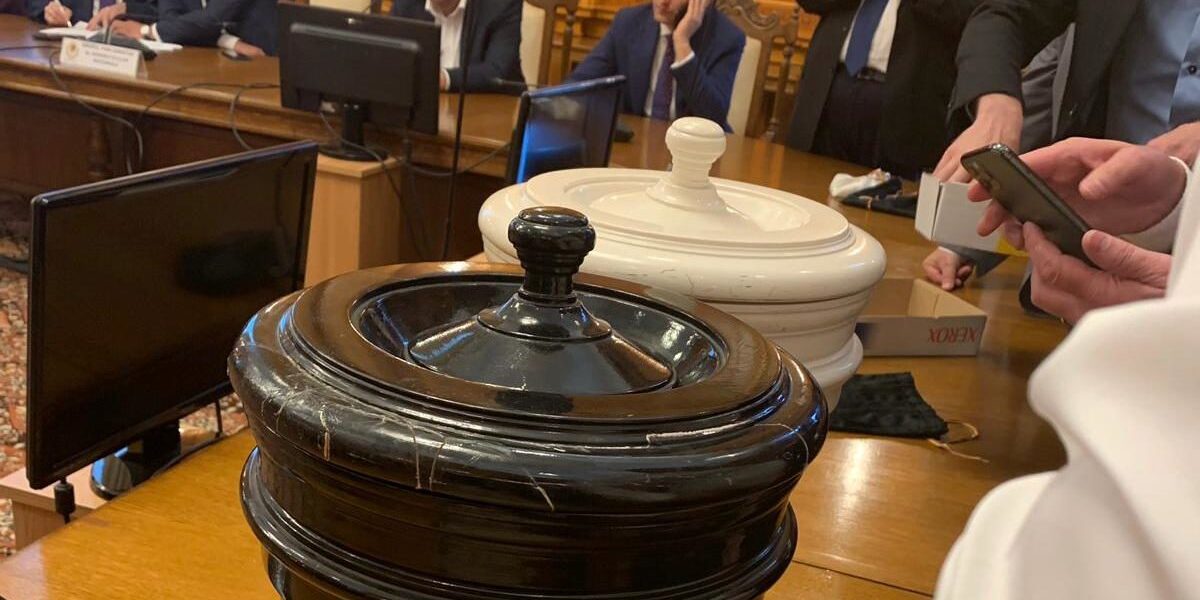 Urnele-de-vot-motiune-cenzura-sursa-g4-e1739544904666.jpeg - StiriFresh