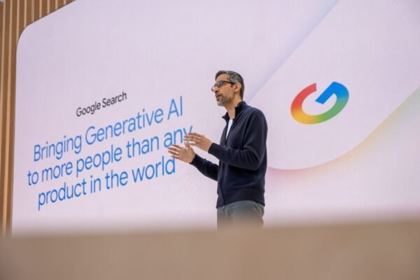 Google anunță lansarea unei scheme globale de infrastructură pentru AI, cu focus pe India și America Sundar Pichai, directorul executiv al Google, a dezvăluit miercuri oficial planurile ambițioase ale companiei de a construi o rețea de cabluri submarine pentru sprijinirea dezvoltării inteligenței artificiale (IA) la nivel mondial