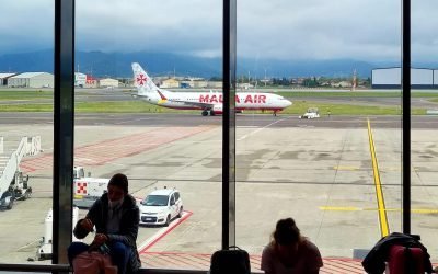 Avertisment de la MAE: Grevă națională a personalului din companiile aeriene în Italia, impact necesar pentru călători Pe fondul unei planificări anunțate pentru data de 16 februarie, Ministerul Afacerilor Externe atrage atenția cetățenilor români care se află, tranzitează sau intenționează să călătorească în Italia, despre o grevă de amploare ce va afecta transportul aerian pe întreg teritoriul țării