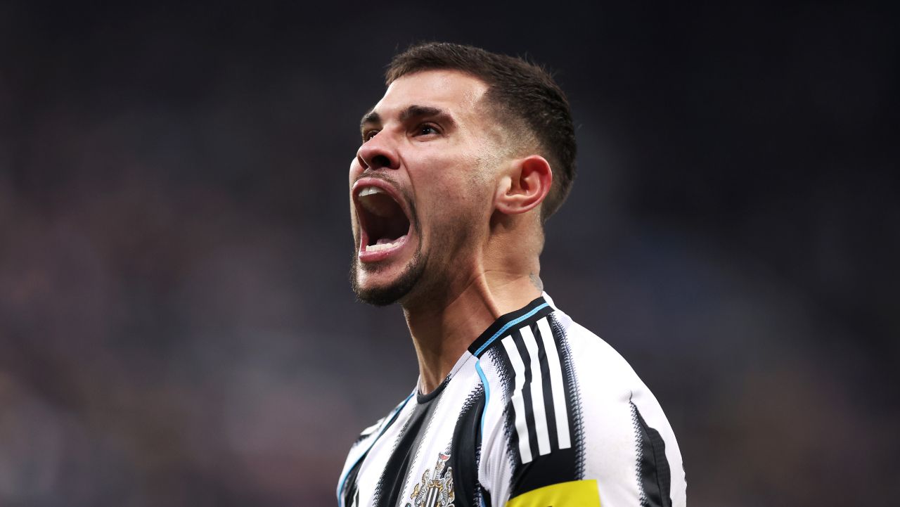 Newcastle întâlnește Brentford în etapa 25 a Premier League Newcastle United și Brentford se întâlnesc astăzi, la ora 19:30, în cadrul ultimei partide a etapei cu numărul 25 din Premier League