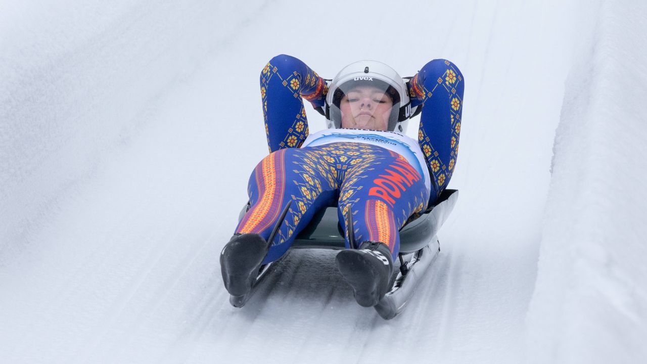 Julia Taubitz, regina pârtiei: Aur la Campionatul Mondial de Schi Luge Sportiva germană Julia Taubitz a strălucit pe pârtie în weekendul recent, reușind să câștige medalia de aur la Campionatul Mondial de Schi Luge desfășurat în România