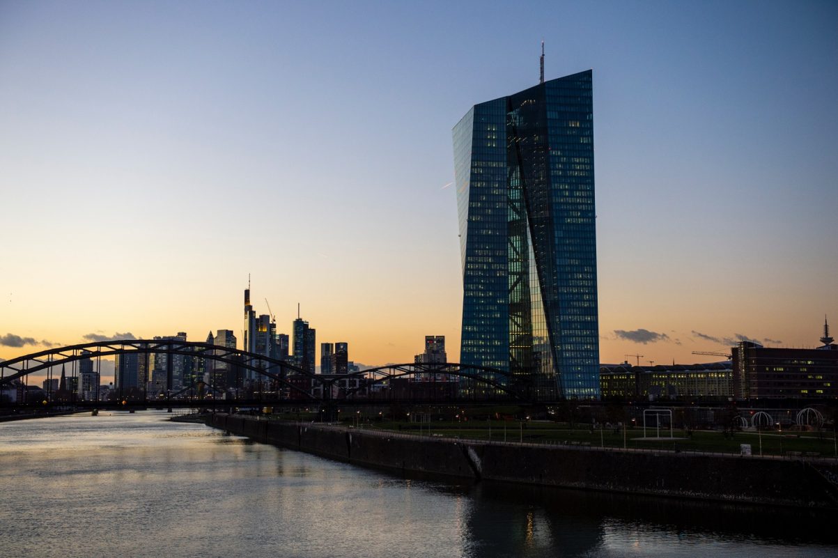 Banca Centrală Europeană menține ratele dobânzilor în motive de stabilitate economică, într-un moment marcat de incertitudini globale și strategii prudente de politică monetară