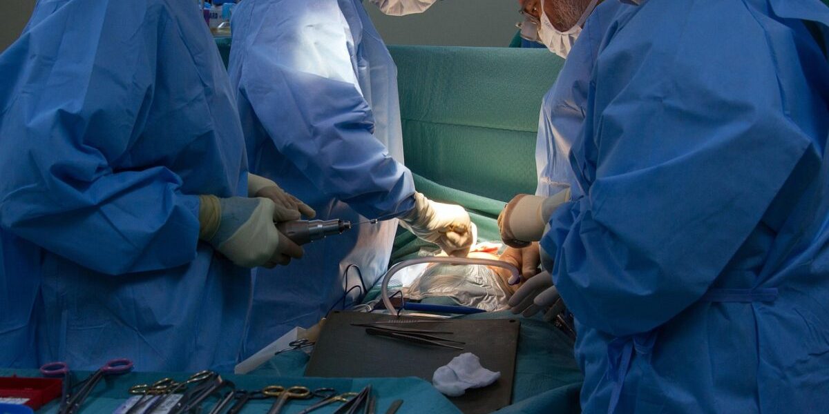 chirurgi-e1764485939950.jpg - StiriFresh
