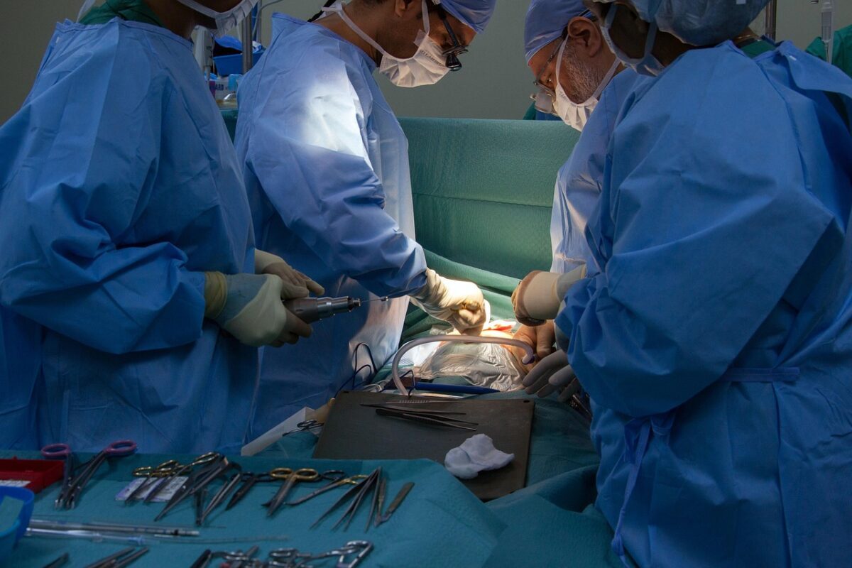 Un pacient din Statele Unite a avut parte de o intervenție medicală revoluționară, care desafiază limitele medicinii moderne