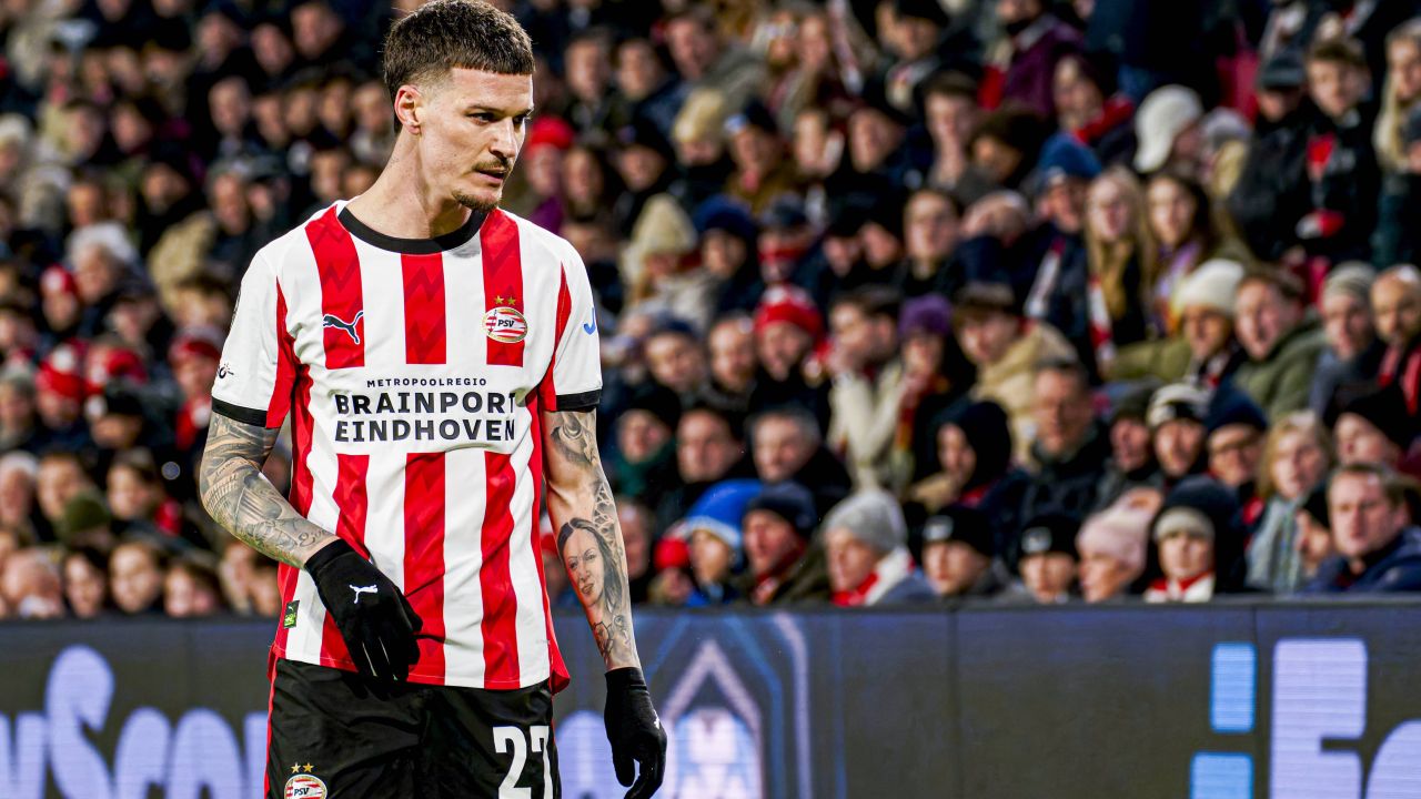 PSV Eindhoven, propulsată în semifinalele Cupei Olandei după o victorie convingătoare PSV Eindhoven și-a demonstrat încă o dată puterea pe teren propriu, învins-o pe Heerenveen cu un categoric 4-1 în sferturile Cupei Olandei
