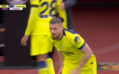 Manchester United învinge Tottenham cu 1-0; Radu Drăgușin joacă