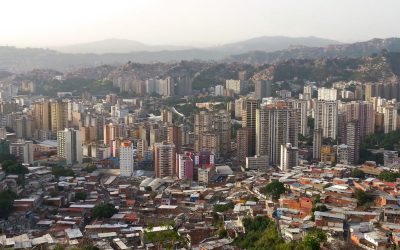 Statele Unite au autorizat oficial reluarea activităților petroliere ale unor mari companii internaționale în Venezuela, reluând astfel o politică de relaxare a sancțiunilor economice impuse anterior regimului de la Caracas