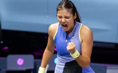 Emma Răducanu în finala Transylvania Open după o luptă intensă cu Oliynykova Emma Răducanu continuă să își construiască drumul triumfal în cariera sa de tenismenă, depășind-o pe Oleksandra Oliynykova într-o semifinală captivantă, desfășurată pe durata a trei ore