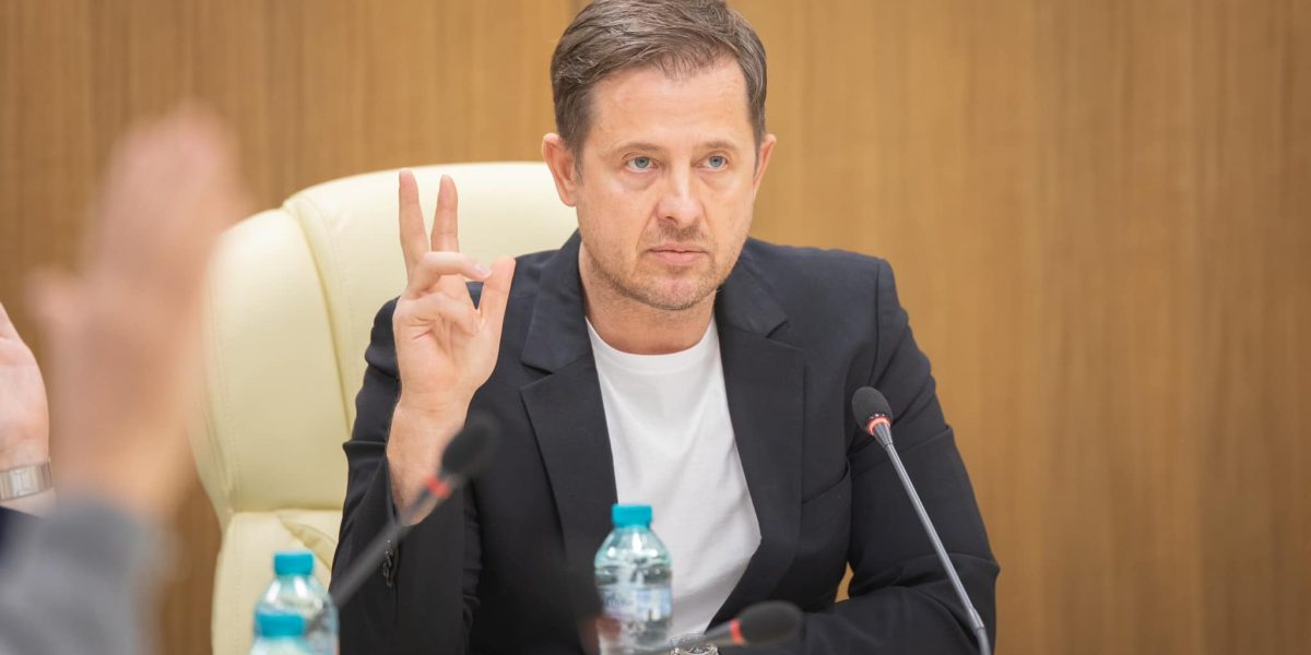 hubert-thuma-trei.jpg - StiriFresh