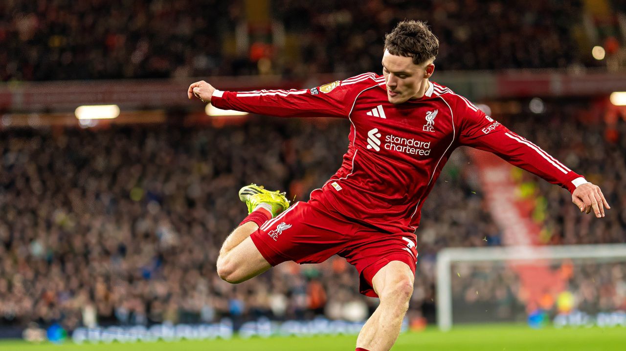 Sunderland și Liverpool, un duel electrizant în Premier League Sunderland și Liverpool s-au întâlnit într-un meci captivant din etapa a 26-a a Premier League, care a adus în prim-plan emoțiile și intensitatea competiției fotbalistice din Anglia