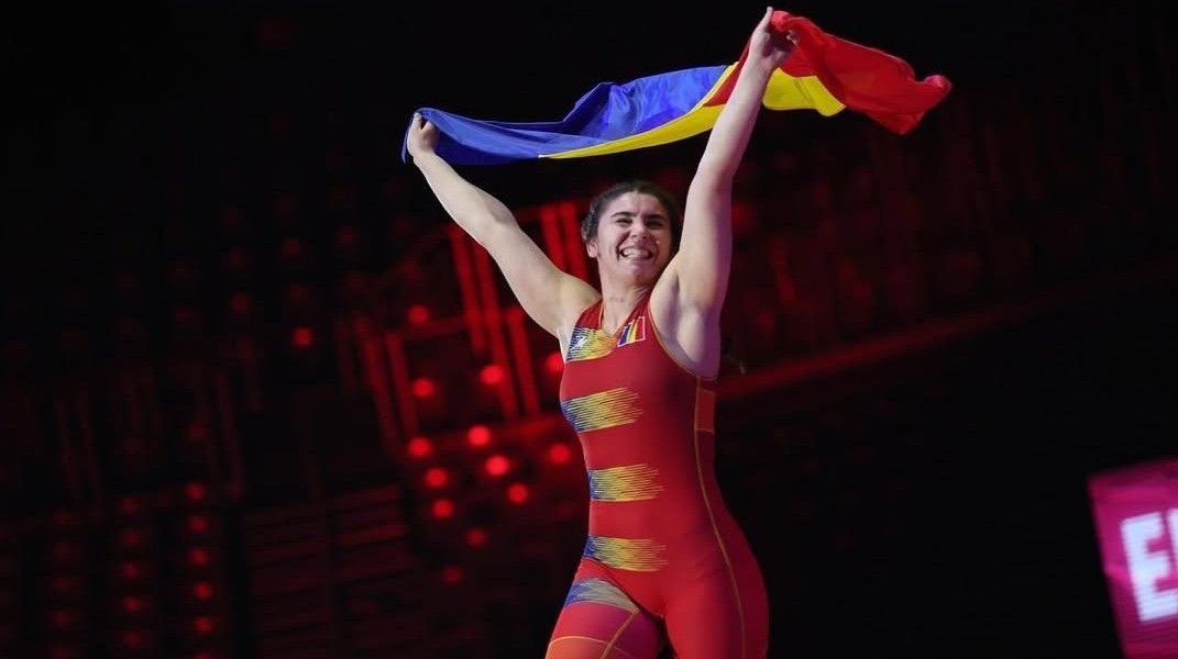 Alexandra Anghel: Locul în care lupta devine artă Campioana europeană la lupte, Alexandra Anghel, a acordat un interviu exclusiv destinat pasionaților sportului, în care a împărtășit nu doar drumul său către succes, ci și greutățile întâmpinate pe parcurs