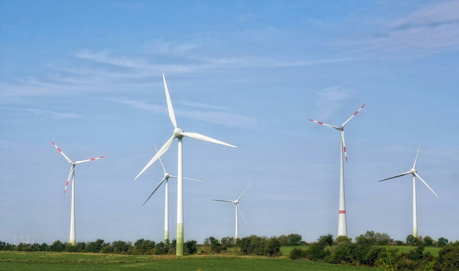 Doi muncitori și-au găsit sfârșitul într-un accident tragic în vestul Germaniei, după ce nacela în care se aflau s-a prăbușit de la înălțime în interiorul unei turbine eoliene