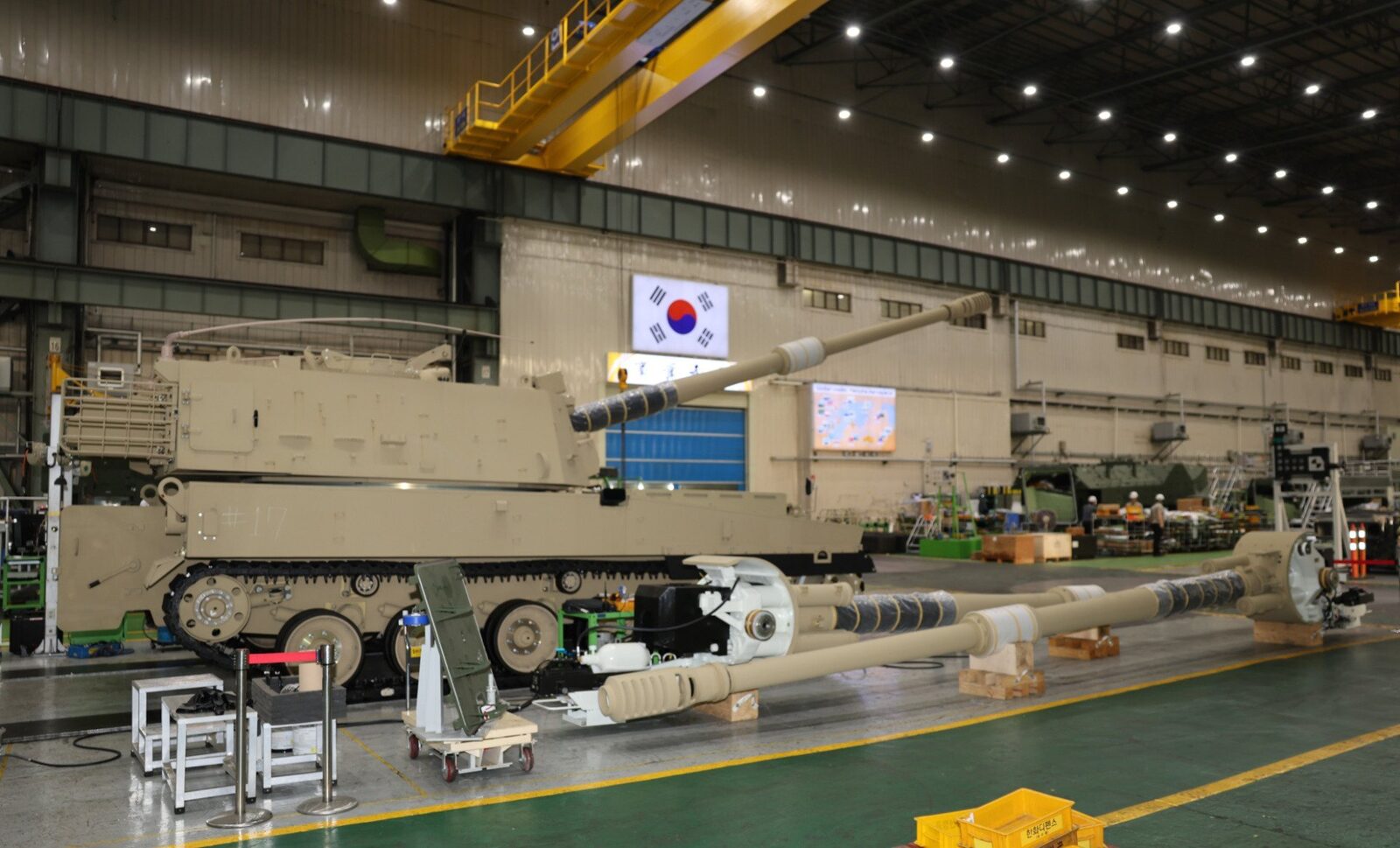Prima fabrică de vehicule blindate a Grupului Hanwha în România, în curs de construcție în Dâmbovița Într-un avans semnificativ pentru industria de apărare din România, Hanwha Aerospace România a început oficial construcția unei unități moderne de producție în localitatea Petrești, județul Dâmbovița