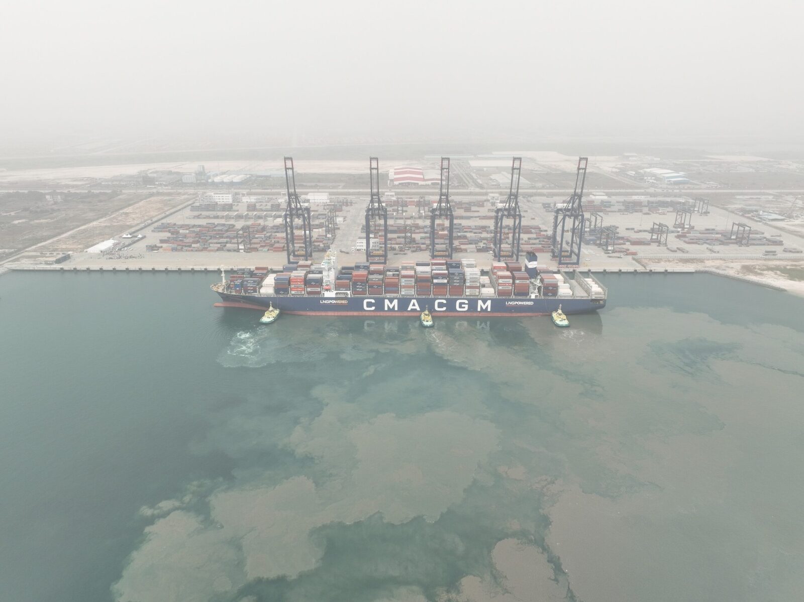 China își extinde semnificativ prezența militară și economică pe coasta africana, transformând porturile strategice într-un veritabil lanț de avanposturi ce pot fi folosite de navele sale de război