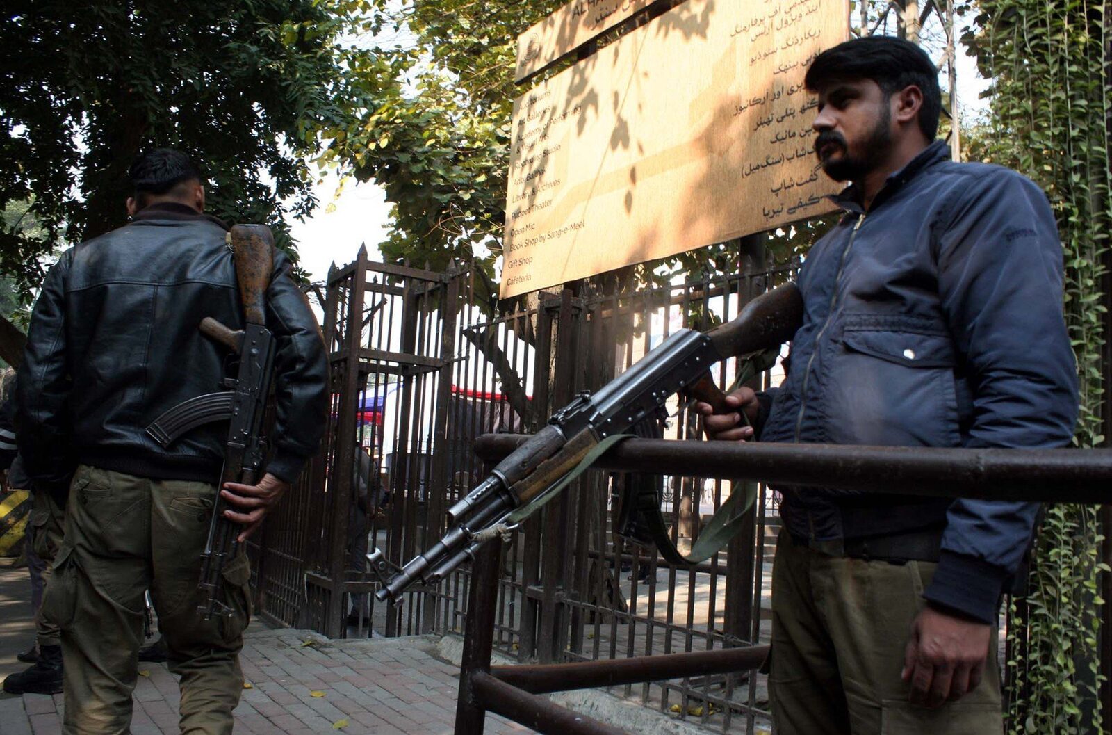 Forțele de securitate pakistaneze au provocat schimbări majore în orașul istoric din sud-vestul țării, după trei zile de conflicte intense cu insurgenți separatiști