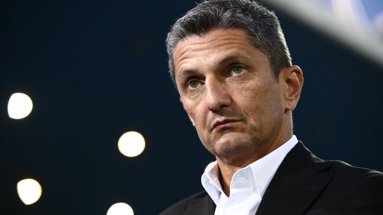 Răzvan Lucescu, suspendat după incidentul din meciul cu Lyon Antrenorul român Răzvan Lucescu a primit o suspendare din partea UEFA după controversatul meci dintre PAOK Salonic și Lyon, disputat în Europa League