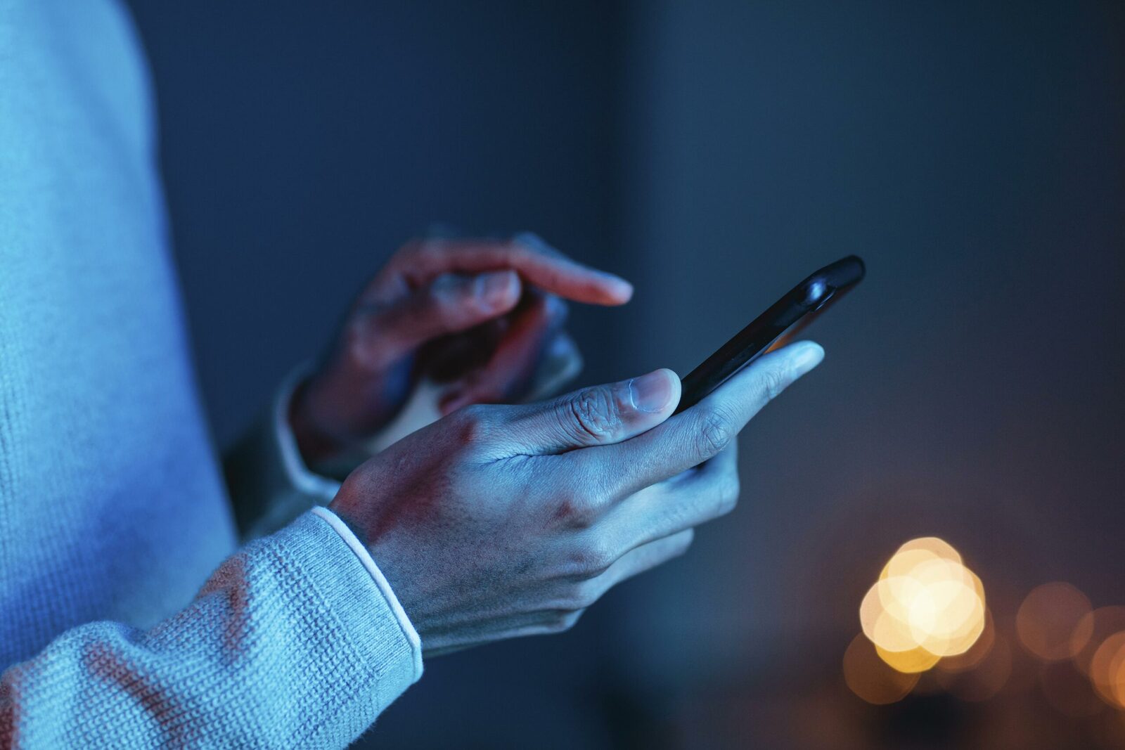 În era digitală, la fel ca aerul sau apa, telefonul mobil a devenit o necesitate zilnică, dar și o sursă de stres dacă bateria se descarcă brusc