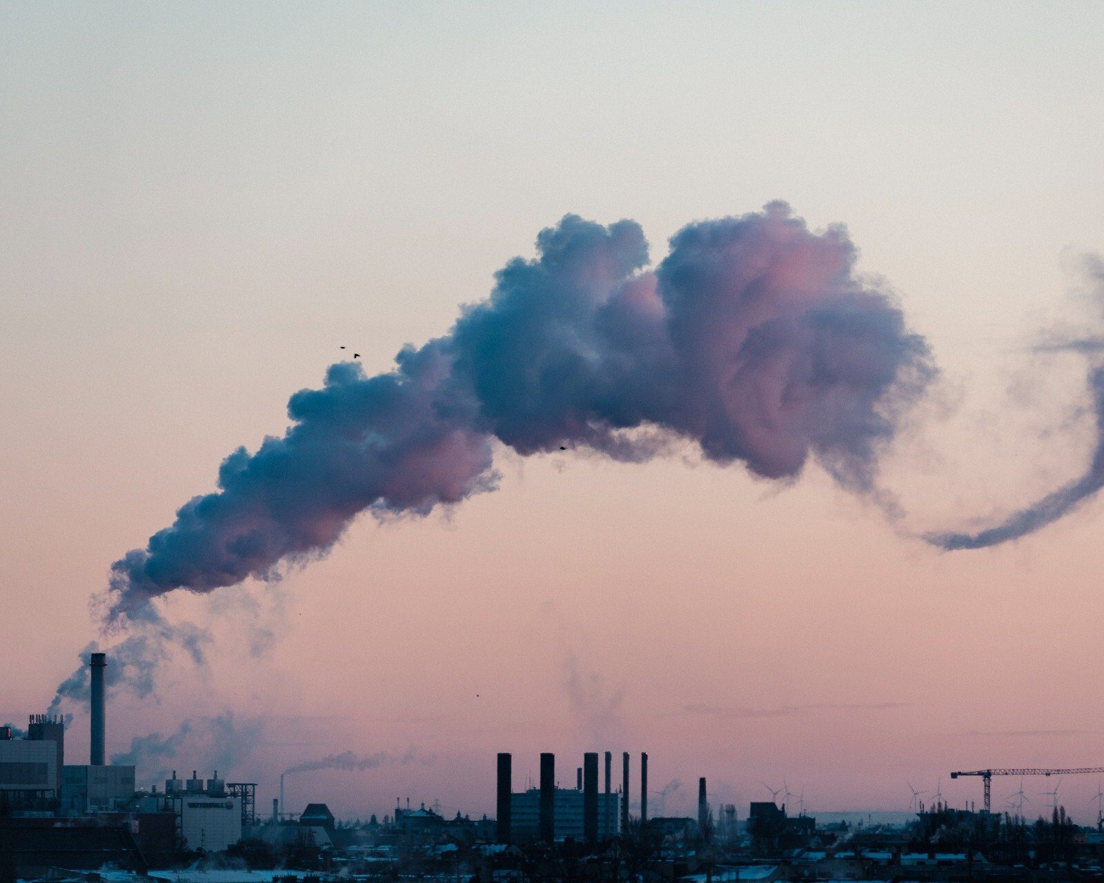 Un pas semnificativ în lupta împotriva schimbărilor climatice și în dezvoltarea energiei durabile vine din lumea cercetării, acolo unde oamenii de știință au făcut progrese notabile în transformarea dioxidului de carbon în resursă utilă