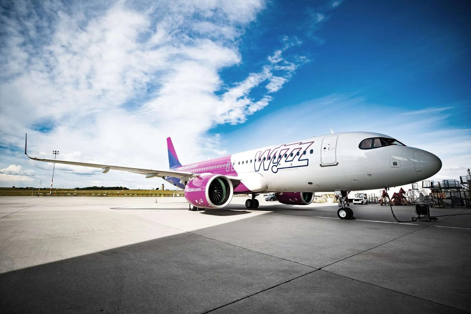 Wizz Air lansează o inovație menită să revoluționeze modul în care pasagerii europeni își planifică călătoriile convenționale și cu multiple segmente: platforma WIZZ Link