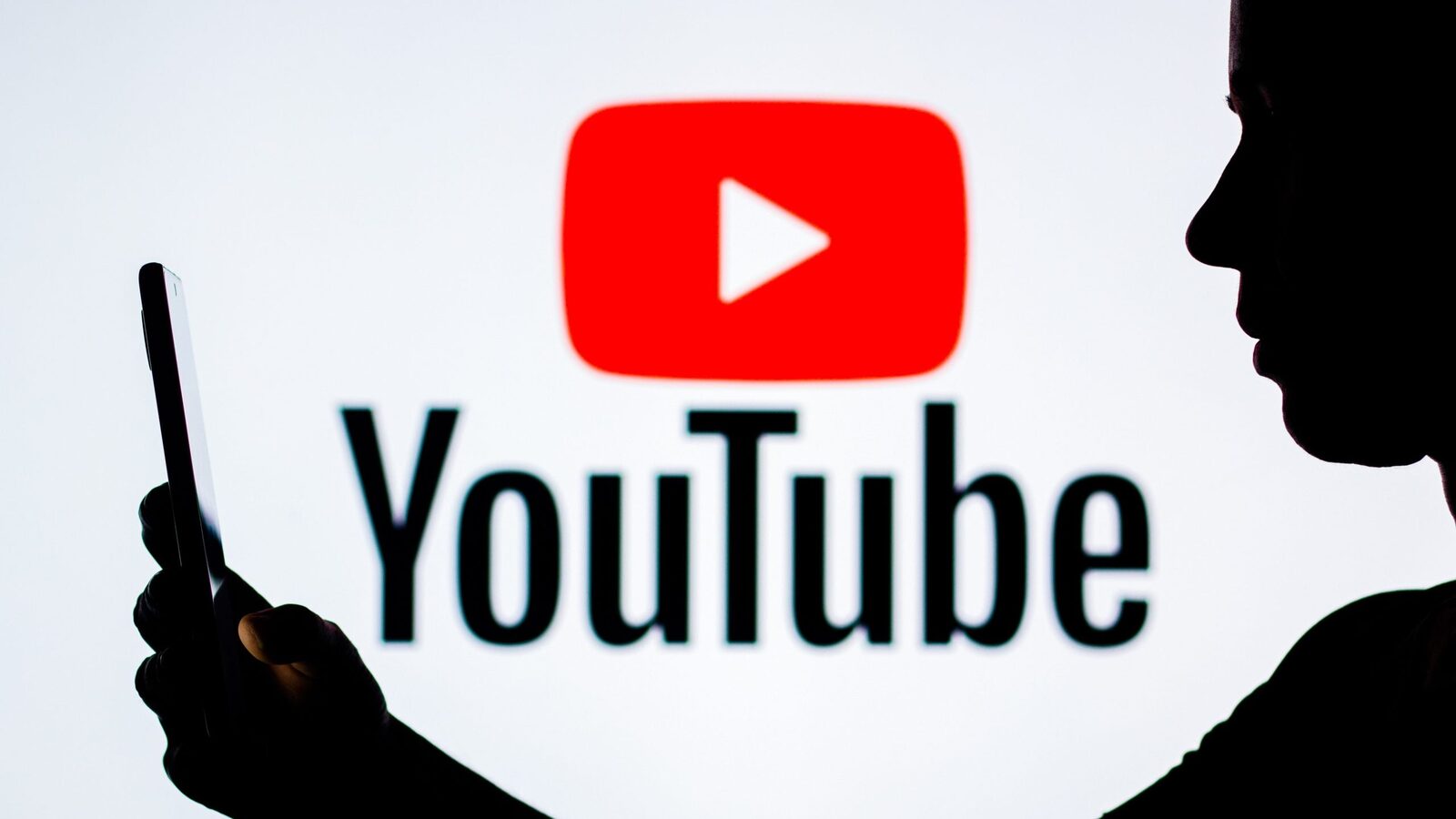YouTube, platforma de streaming video deținută de Google, nu mai este doar un spațiu de divertisment, ci s-a transformat într-un instrument esențial pentru educație și dezvoltare personală, mai ales pentru tineri