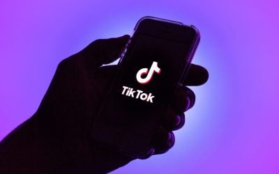 TikTok, platforma socială de succes deținută de compania chineză ByteDance, continuă să-și extindă capacitățile de urmărire a utilizatorilor, provocând îngrijorări majore în rândul experților în confidențialitate și al autorităților din întreaga lume