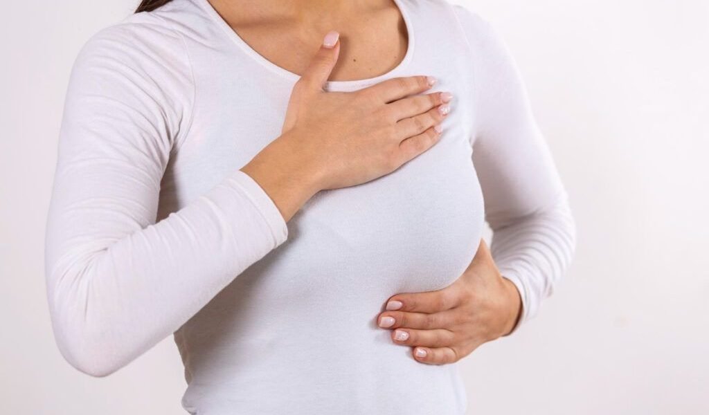 Peste 4.000 de femei își pierd anual viața în România din cauza cancerului de sân, deși această boală, dacă ar fi depistată la timp, poate fi adesea tratată cu succes